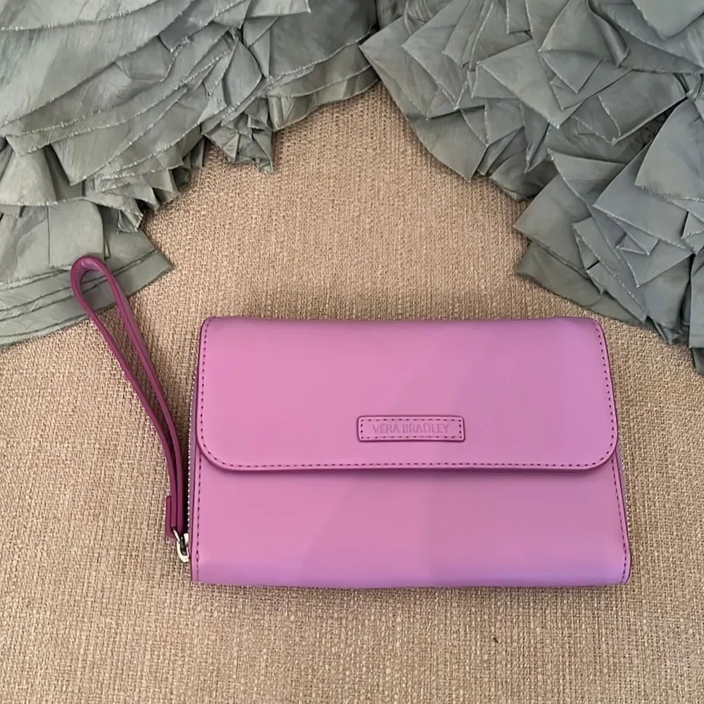 Vera Bradley EUC Lavendar Wristlet Wallet